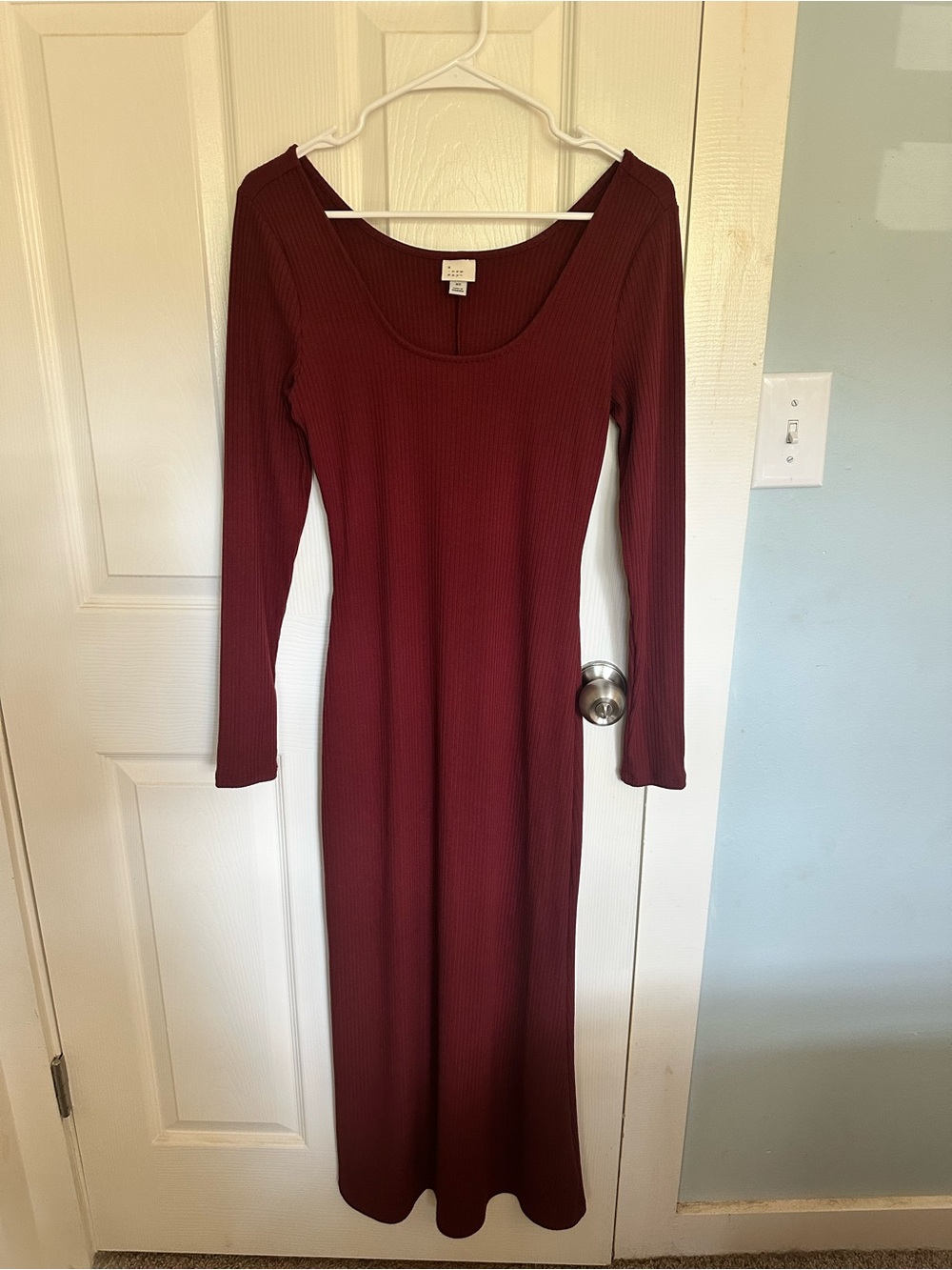 Long Sleeve Scoop Neck Maxi Dress - Burgundy